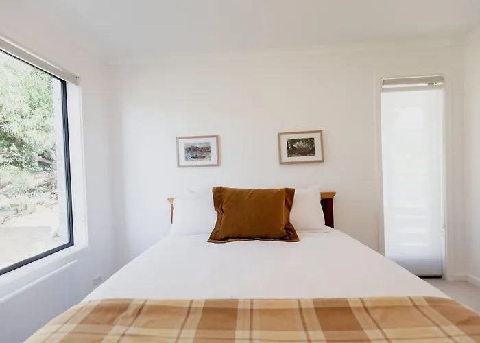 Trendy Apartment In The Heart Of West Hobart